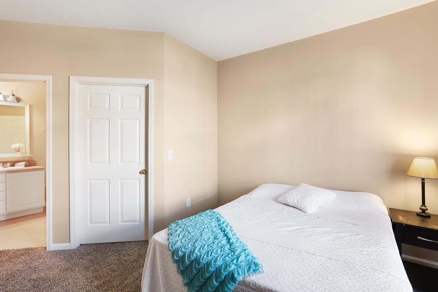 Capstone Quarters 